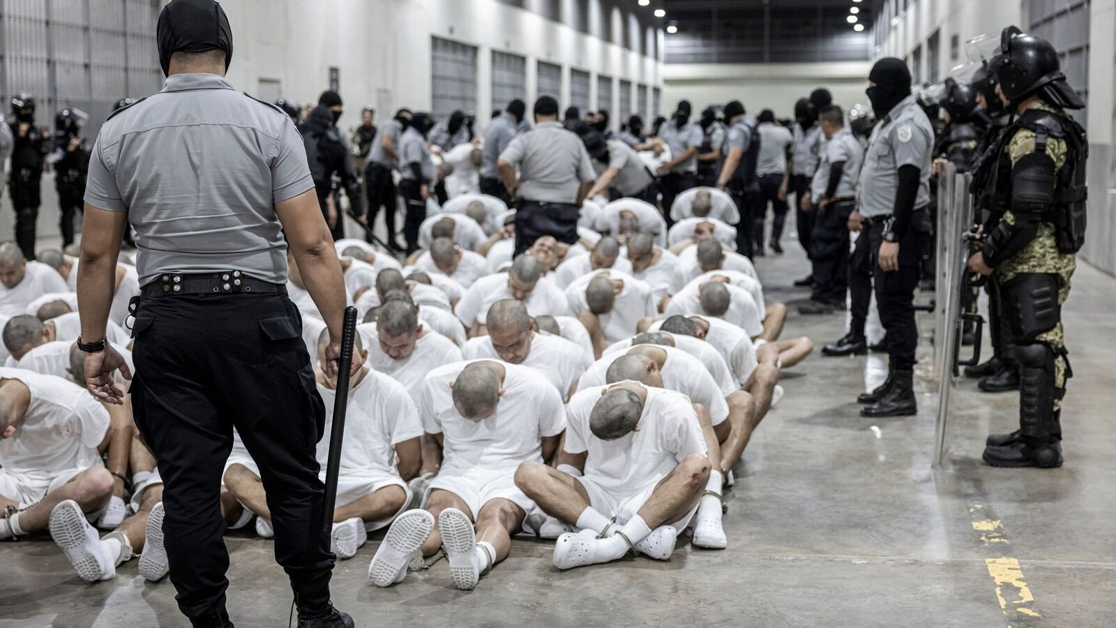 El-Salvador-Deportees-0_1742146367535_1742146384679.jpg
