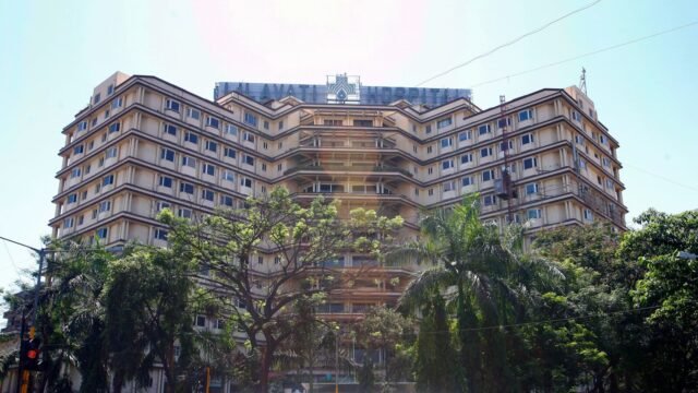 Mumbai-13-May-2012-News-Lilavati-Hospital-_1741774490362_1741774585990.jpg