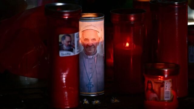 TOPSHOT-ITALY-VATICAN-POPE-HEALTH-1_1741051734408_1741051757935.jpg
