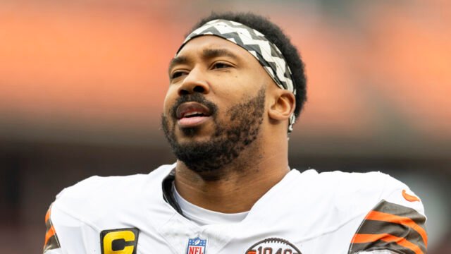 browns-owner-sends-clear-message-myles-garrett.jpg