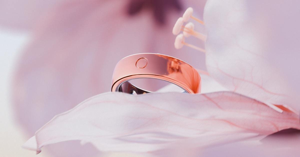 circular-ring-2-lifestyle-rose-gold.jpg