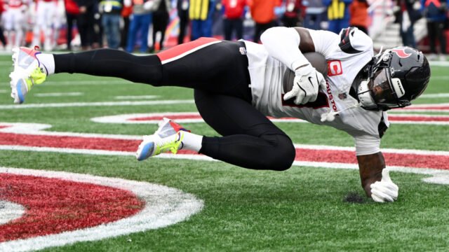 free-agency-watch-one-player-each-nfc-team-should.jpg