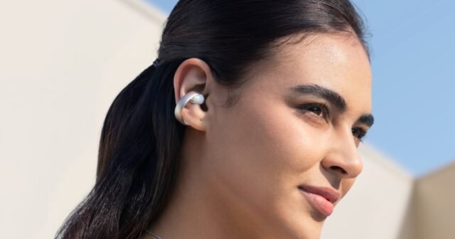 soundcore-aeroclip-ear-2.jpg