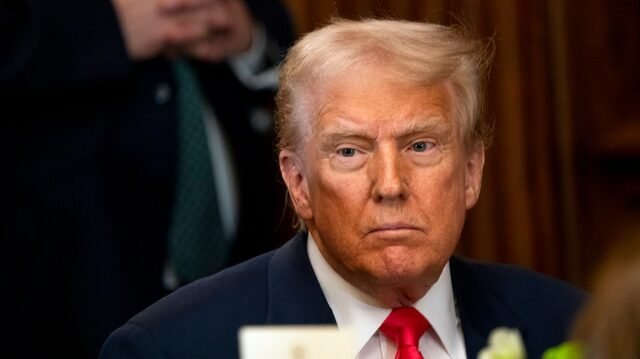 trumpdonald_031225gn07_w.jpg