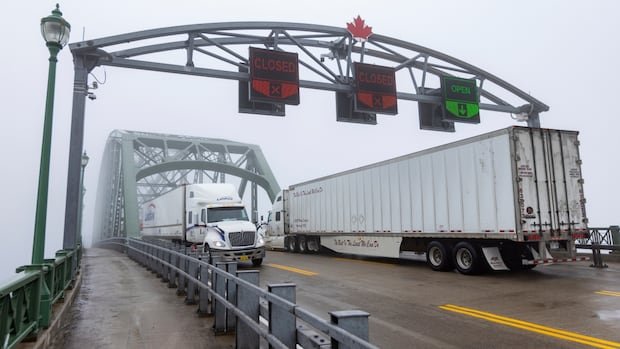 us-canada-border-tariffs.jpg