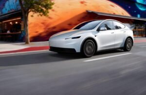 A Tesla új megfizethető elektromos autói: mennyibe kerülnek és mit kapsz