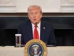 Trump bejelenti 100 % -os vámtarifát Kínára a ritkaföldfémek ellenőrzésére adott válaszként