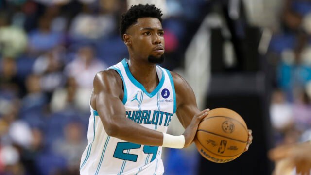 hornets-lose-key-starter-11th-straight-loss-76ers.jpg