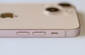 Az Apple következő nagy lépése: állítólag az iPhone 20 minden fizikai gombot eldobhat