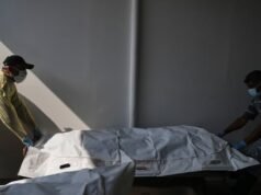 Az izraeli tűzben 3 ember halt meg Gázában az orvosok szerint, miközben több palesztin holttestet fogadnak be a kórházba