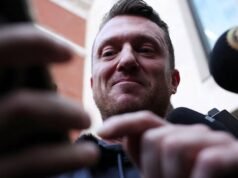 A brit szélsőjobboldali aktivistát, Tommy Robinsont felmentették a terrorizmus vádja alól, miután nem adott telefonhoz hozzáférést a rendőrségnek