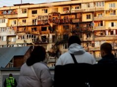 Négyen meghaltak, tucatnyian megsérültek a Kijev elleni orosz drón- és rakétatámadásban éjjel