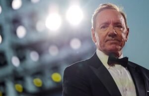 A színész, Kevin Spacey azt mondja, hogy a hollywoodi szerepek elvesztése után a szállodákból él