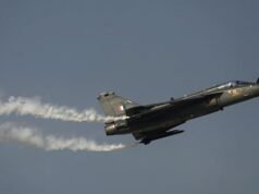 Lezuhant egy indiai vadászgép a Dubai Air Show-n