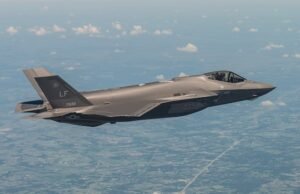 Az F-35 „egy mérfölddel” legyőzte a Gripen vadászgépet a védelmi minisztérium 2021-es versenyén