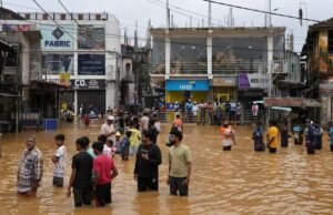 Az áradások és sárcsuszamlások több tucat embert öltek meg, tízezreket költöztek ki Srí Lankán