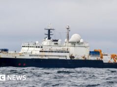 Orosz kémhajó az Egyesült Királyság vizeinek szélén – mondta a védelmi miniszter