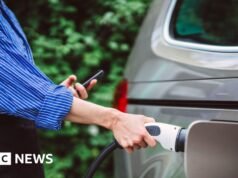 A költségvetésben 1,3 milliárd GBP-növekedés várható az elektromos járművekre