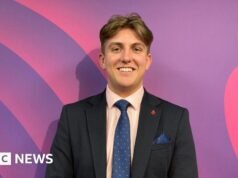 A reformpárti George Finch szerint az iskolabusz-levelet „politikai futballként” használják