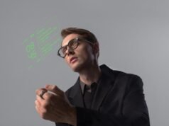 Még a Realities G2 okosszemüvege is vezérelhető okosgyűrűvel