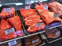 Trump bejelentette, hogy a DOJ vizsgálatot indít a húscsomagolók ellen a marhahús árának emelése miatt