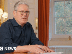 Fiatalemberként felnőni „nem könnyű” – mondja PM a fiának írt levélben