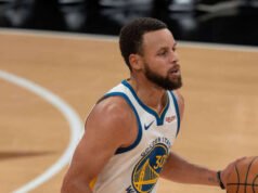 Curry 46 pontos kitöréssel teszi emlékezetessé a fiatal rajongók estéjét