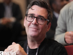 Andy Burnham nem hajlandó kizárni Starmert a vezetésért