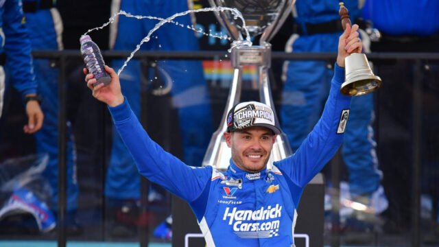 larson-edges-hamlin-nascar-title-blaney-wins.jpg