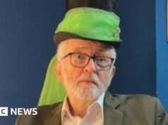 A Parlamenttől a pantomimig: Jeremy Corbyn ünnepi crossovere