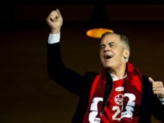 A kereskedelmi feszültségek átmenetileg háttérbe szorulnak, mivel a miniszterelnök Washingtonba látogat a FIFA ünneplésére