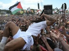 A brit rendőrség vizsgálatot indított Bob Vylan izraeli hadsereggel kapcsolatos megjegyzései miatt