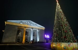 Oroszország hamarosan színdarabokat kezd az általa bombázott mariupoli színházban