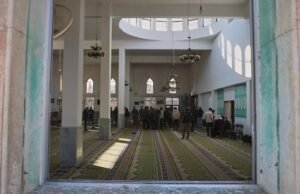 8 halott, 18 megsebesült a szíriai mecsetben történt merényletben