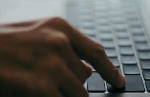 Az Egyesült Királyság 1 millió fontra bünteti a pornócéget gyenge korhatár-ellenőrzés miatt