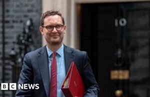 Darren Jones miniszter megvédi az Egyesült Királyság munkaügyi rekordját Walesben