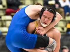 Tigris stílusú egyéni bunyós bejelentkezés a konferenciajáték előtt