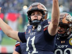 Véres kéz és minden, Blake Horváth felhatalmazza a haditengerészetet, hogy megnyerje a hadsereget