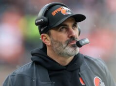 Brownsnak Kevin Stefanskit Deion Sandersre kellene váltania