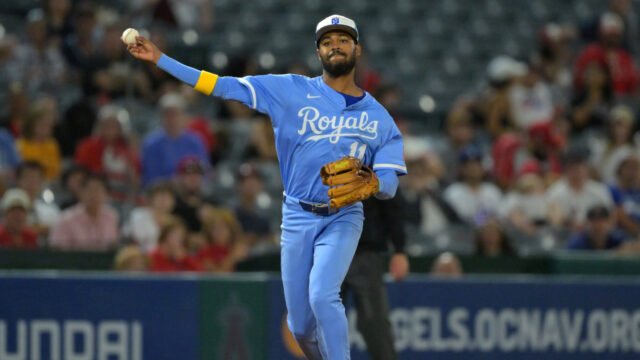 kansas-city-royals-lock-another-core-player.jpg