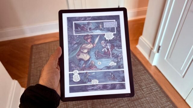 kindle-scribe-colorsoft-in-hand-1.jpg