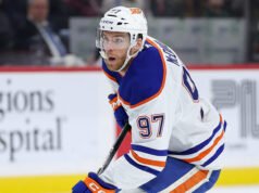 Connor McDavid, az Oilers játékosa karrierje legjobb támadófutásában futballozik