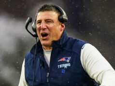 A Patriot játékosai dicsérik Mike Vrabelt, miután megszerezte a rájátszásba kerülő helyet